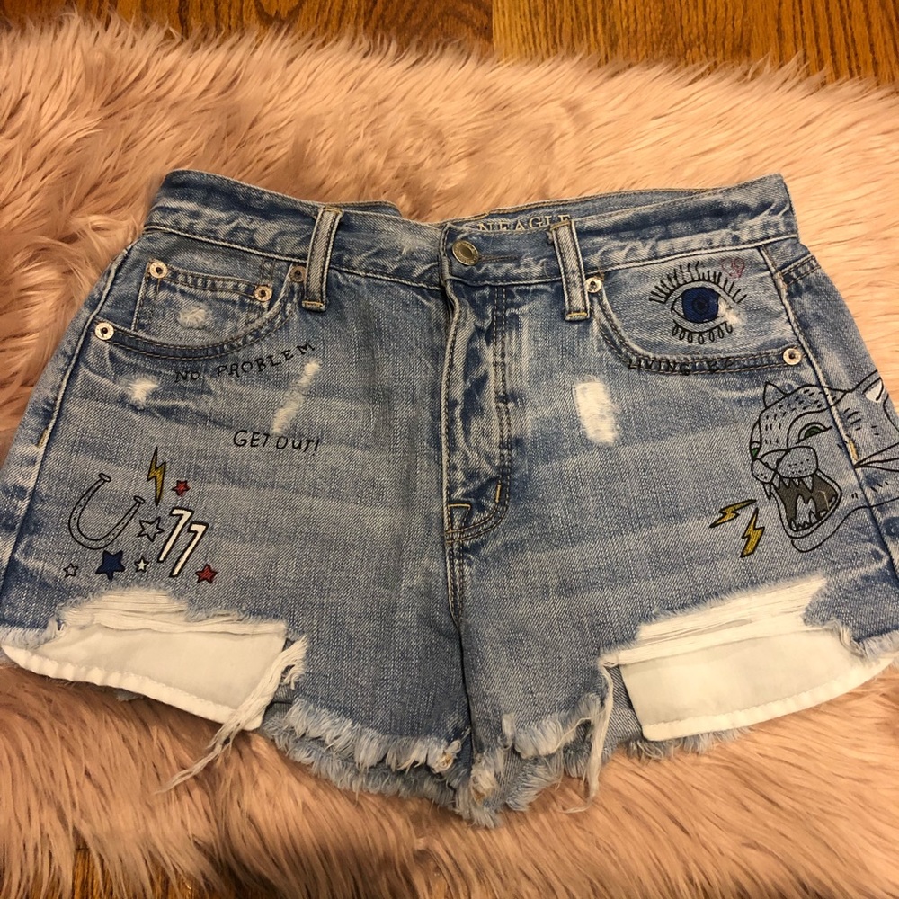 Vintage high rise American Eagle shorts!